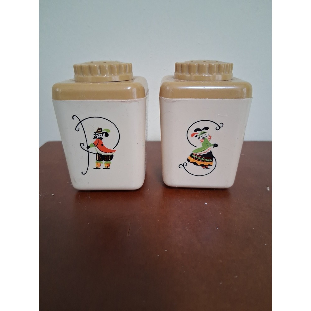 Plastic Vintage Sterilite Provincial Ware Salt and Pepper Shakers Set